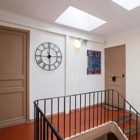 Modern Located In * Cannes