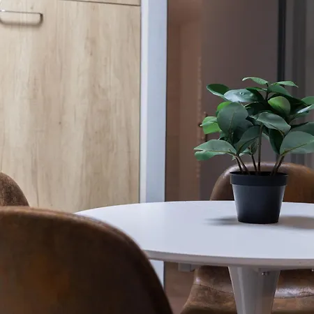 Modern Located In Apartment *