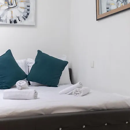 Modern Located In Apartment *