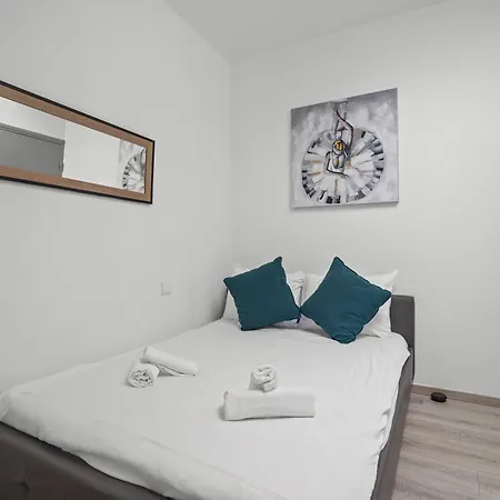 Modern Located In شقة