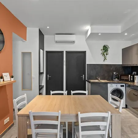 Modern Located In شقة