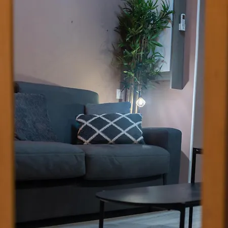 Apartment Modern Located In