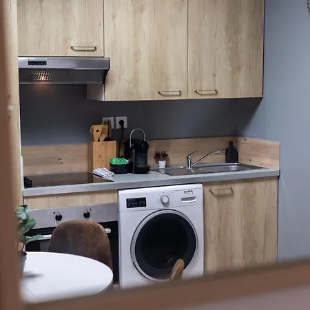 Modern Located In Apartment